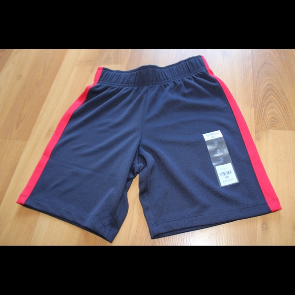 OshKosg Brand New Boys Short! Sz 6 - Picture 1 of 3